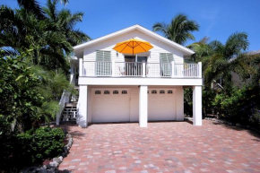 La Casa On Mango, heated pool - 5 min walk to the Beach